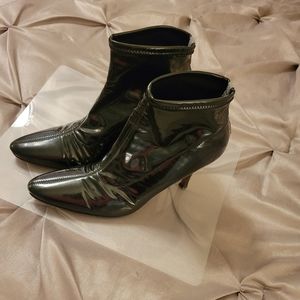 Couture Donald Pliner Black Patent Leather Ankle Boots